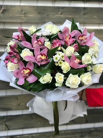 Букет цветов из: Розы и Хризантемы в Ростовe-на-Донy
