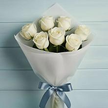Букет 7 Белых роз Эдлесс Лав в Ростовe-на-Донy