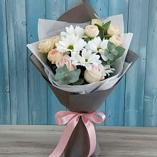 Букет цветов из:  Хризантемы и Розы в Ростовe-на-Донy