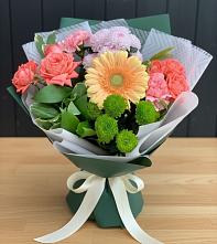 Букет цветов из:  Гвоздики, Розы, Герберы и Хризантемы в Ростовe-на-Донy