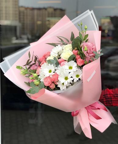 Букет цветов из: Розы, Лизиантусы и Хризантемы в Ростовe-на-Донy